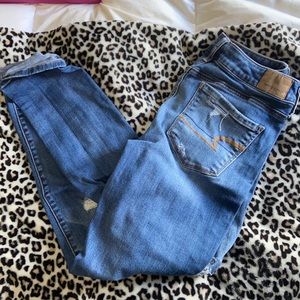 American Eagle Ripped Skinny Jeans!!